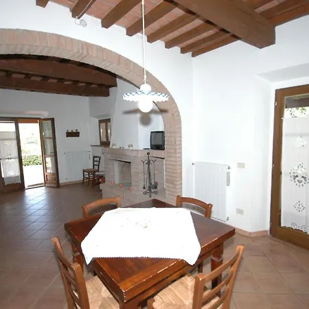 Sleeps 6 Pool Wifi ביבונה